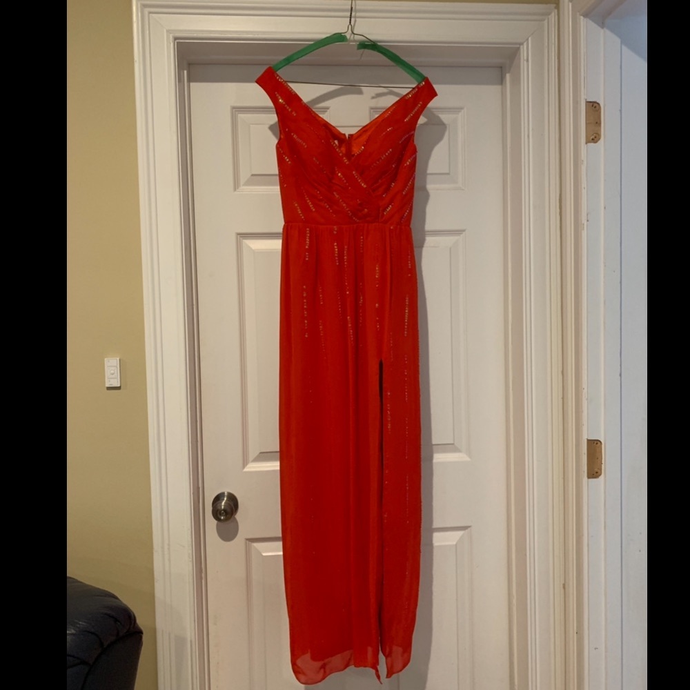 Red Off Shoulder Maxi Dress with Sequins Size 0/2 - Formal Dress/Prom/Wedding